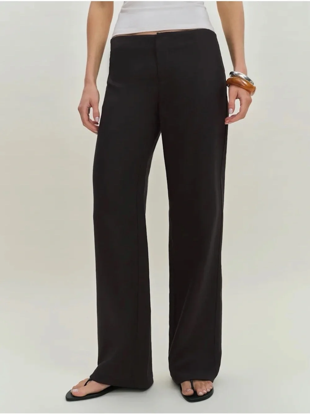 Reformation black linen low rise Vida pant size 4 short length